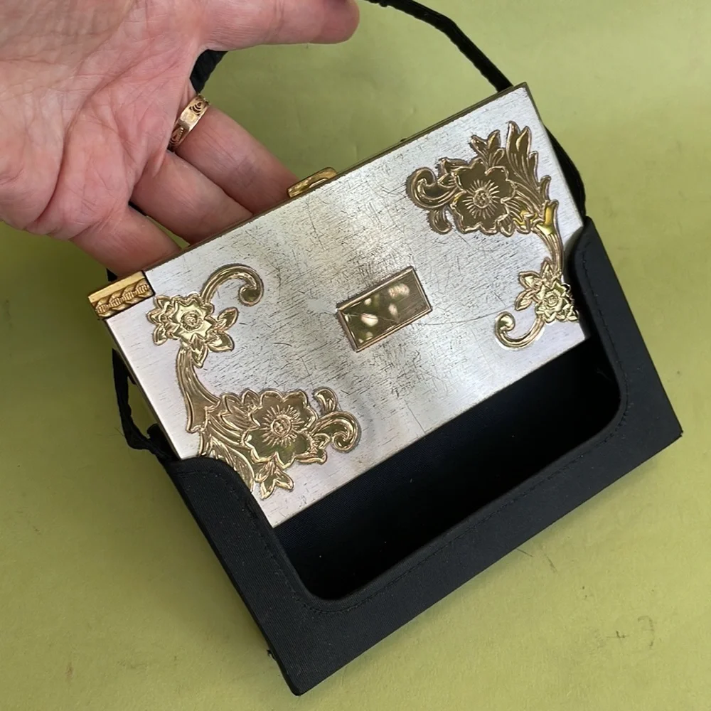 Vintage 50’s mini metallic silver/gold Volupte USA compact mini purse